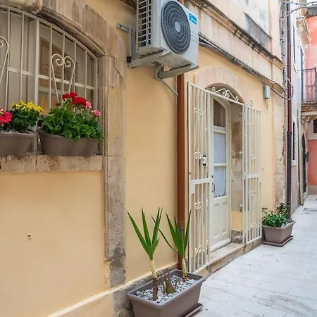 Casarizzi 24 Vacanze Ortigia Syracuse Extérieur photo